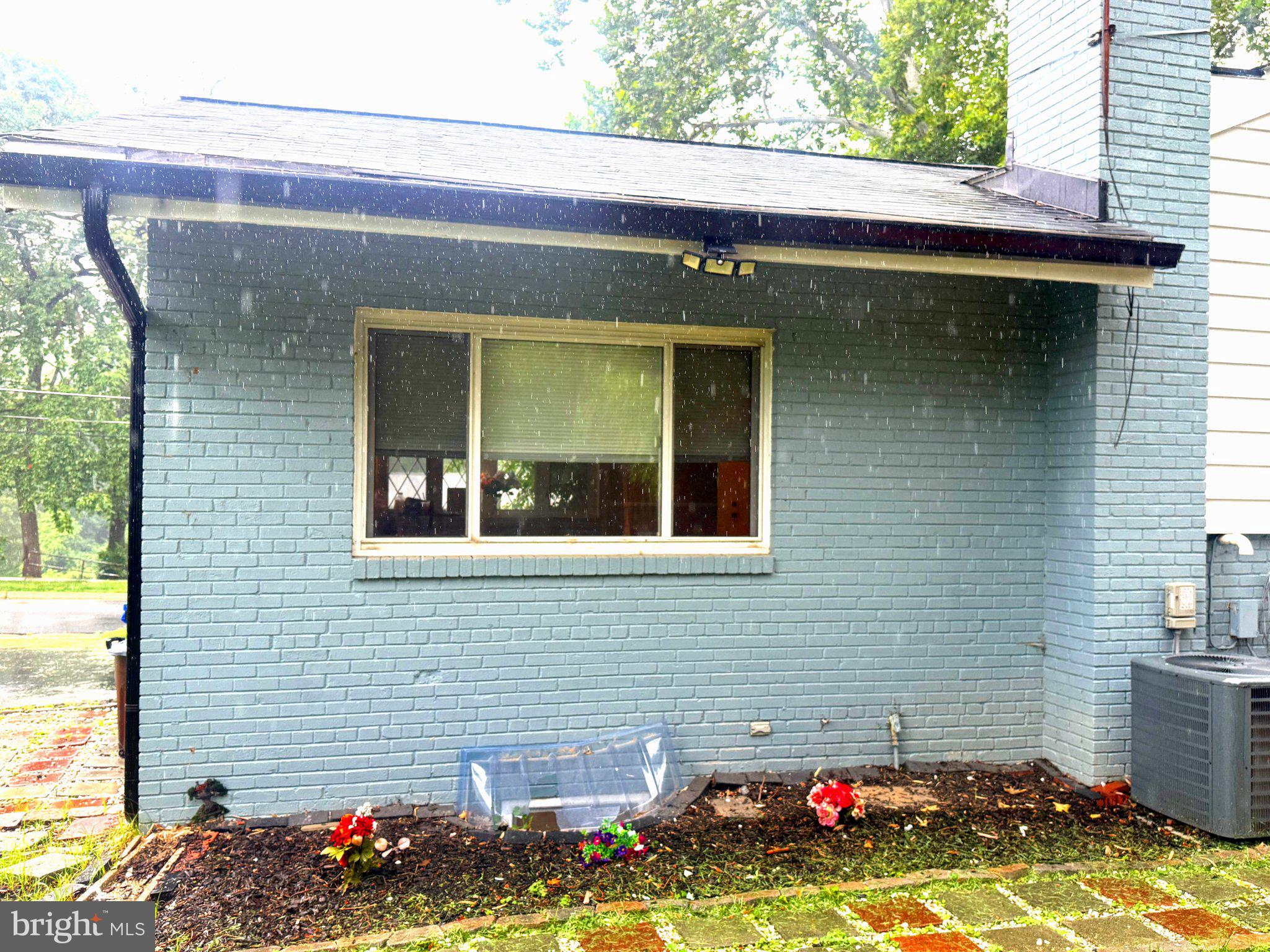 11321 College View Drive Silver Spring, MD 20902 - Photo 62 of 88 Charming blue home in gentle rain.