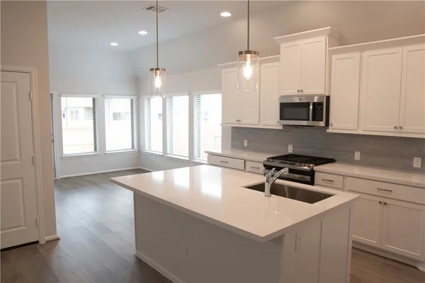 $2,250 | 916 Azul Lagoon Drive, Leander, TX 78641