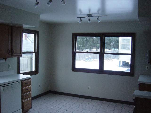 357 Manchester Road Schenectady, NY 12304 - Photo 3 of 8 Photo 3