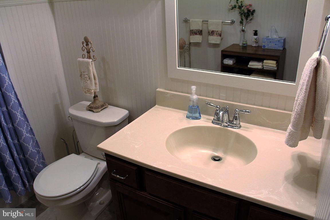 636 Lititz Reserve Lane, Unit 84 Lititz, PA 17543 - Photo 13 of 44 Main Bathroom