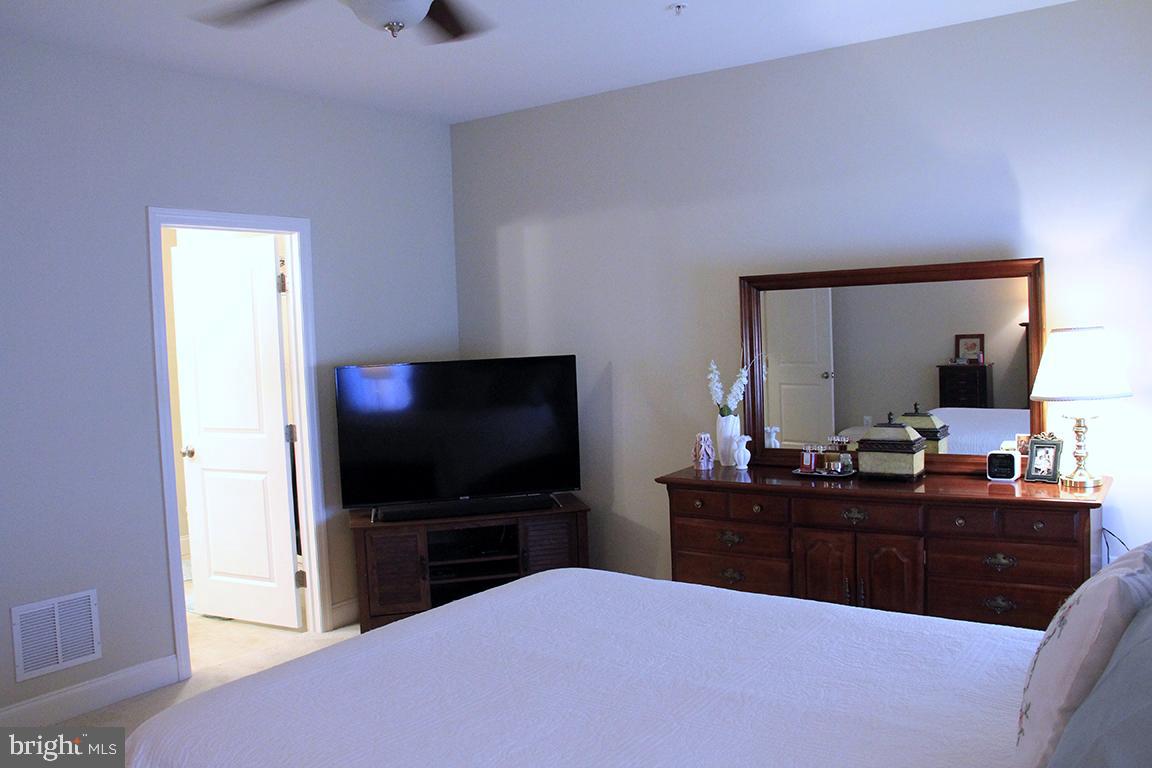 636 Lititz Reserve Lane, Unit 84 Lititz, PA 17543 - Photo 20 of 44 Owner’s Suite