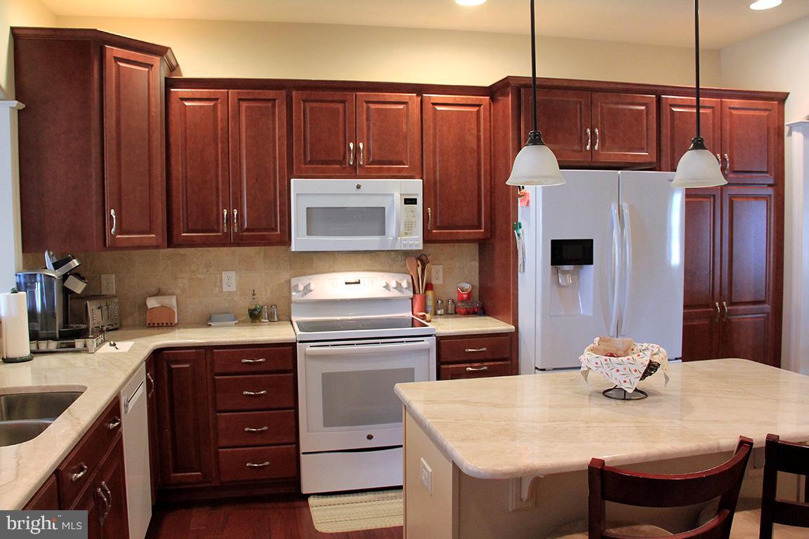 636 Lititz Reserve Lane, Unit 84 Lititz, PA 17543 - Photo 33 of 44 Custom Kitchen