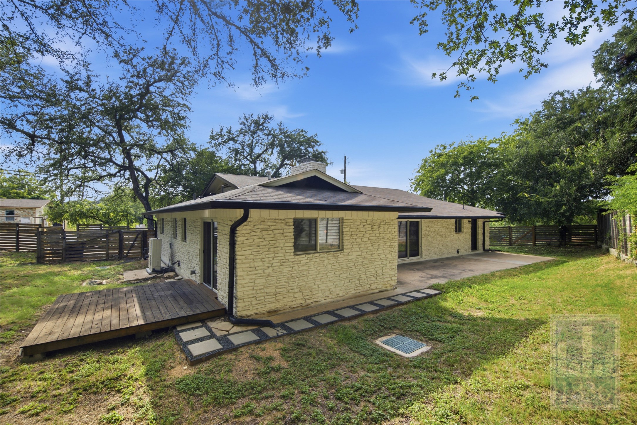 2703 Burleson Road Austin, TX 78741 - Photo 22 of 34
