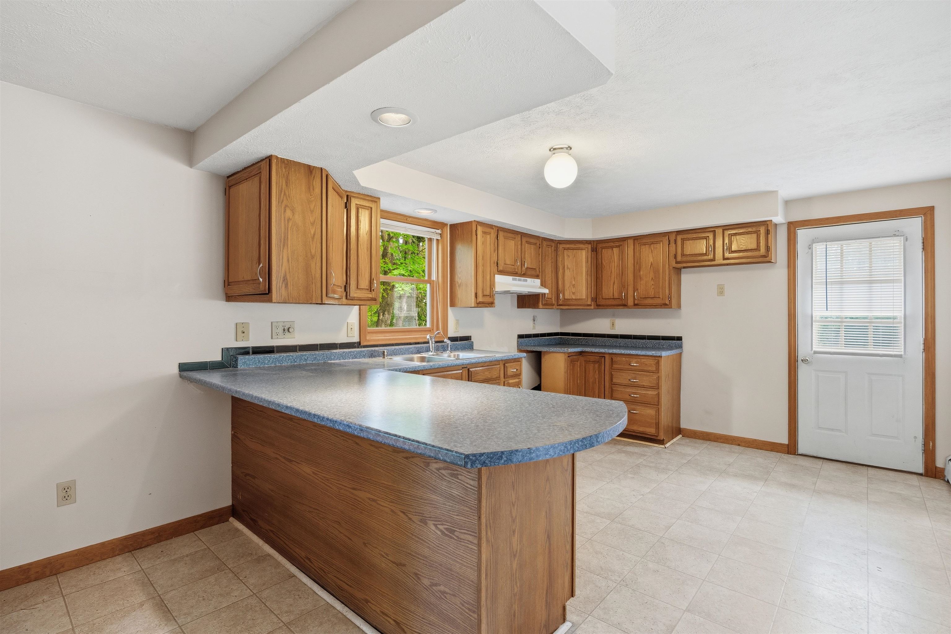 79 Lynchville Park Road Goffstown, NH 03045 - Photo 6 of 42