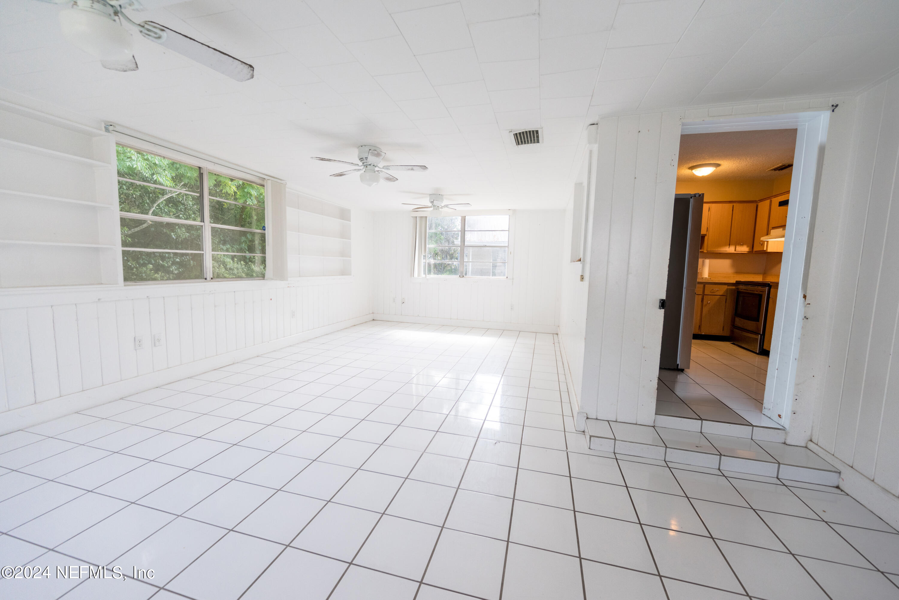 1122 West Pratt Street Starke, FL 32091 - Photo 10 of 22 a view of an empty room and window