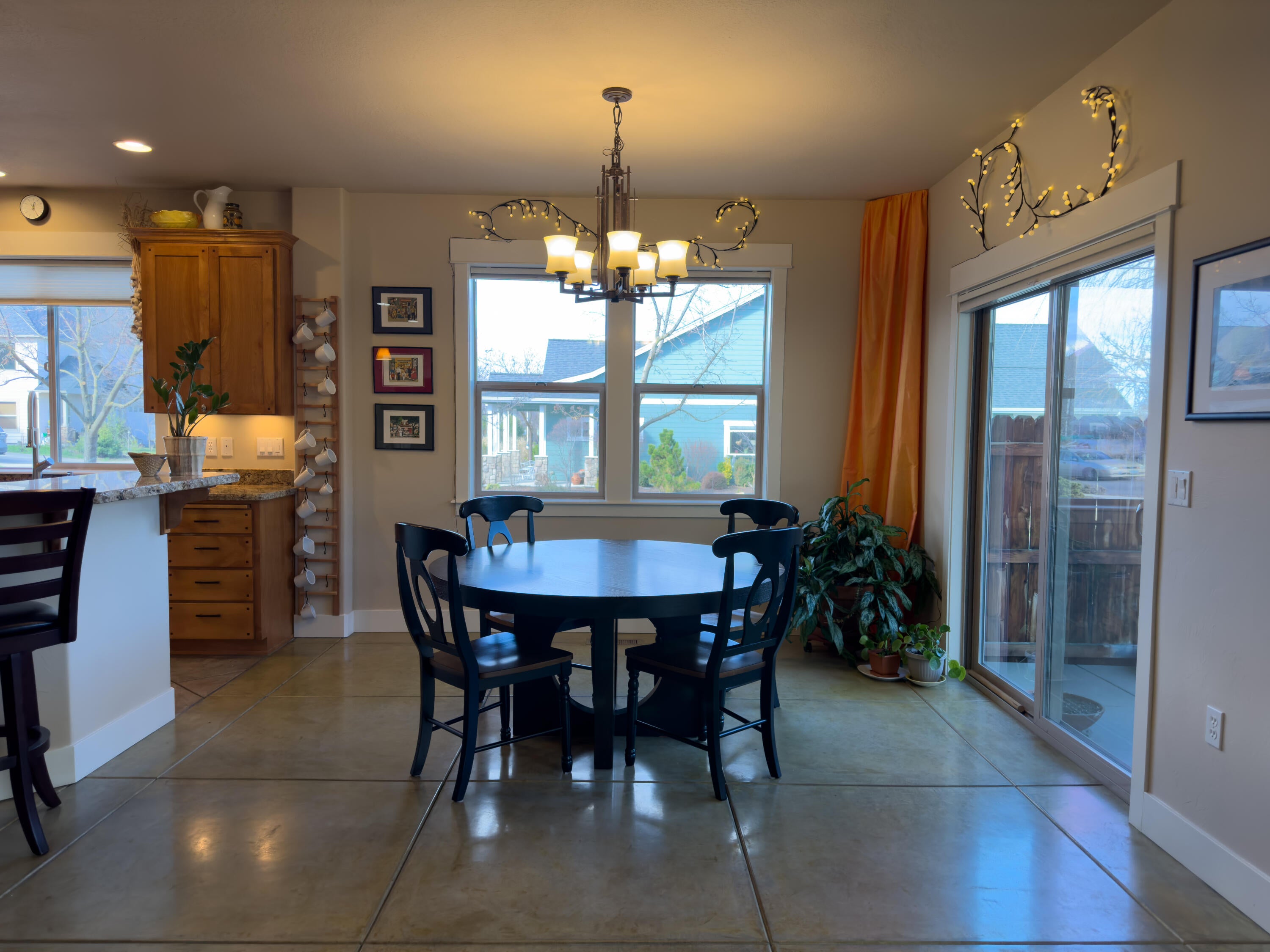 1101 Lithia Way Talent, OR 97540 - Photo 39 of 68 2024-01-30 12-23-12