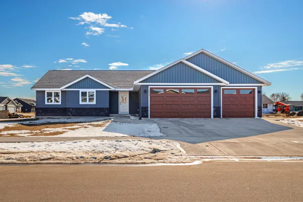 $539,900 | 1818 Arches Drive, Holmen, WI 54636