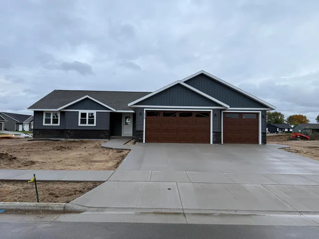 $539,900 | 1818 Arches Drive, Holmen, WI 54636