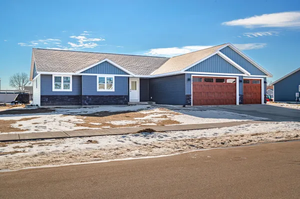 $539,900 | 1818 Arches Drive, Holmen, WI 54636