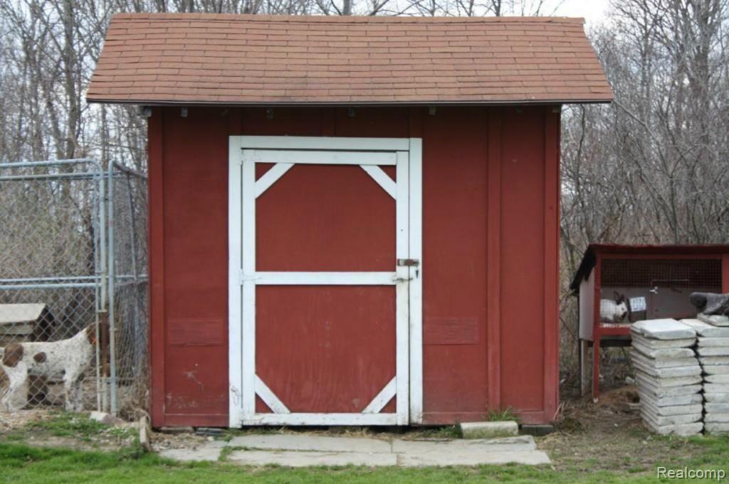 11725 Rynn Road Emmett, MI 48022 - Photo 31 of 33 shed stays