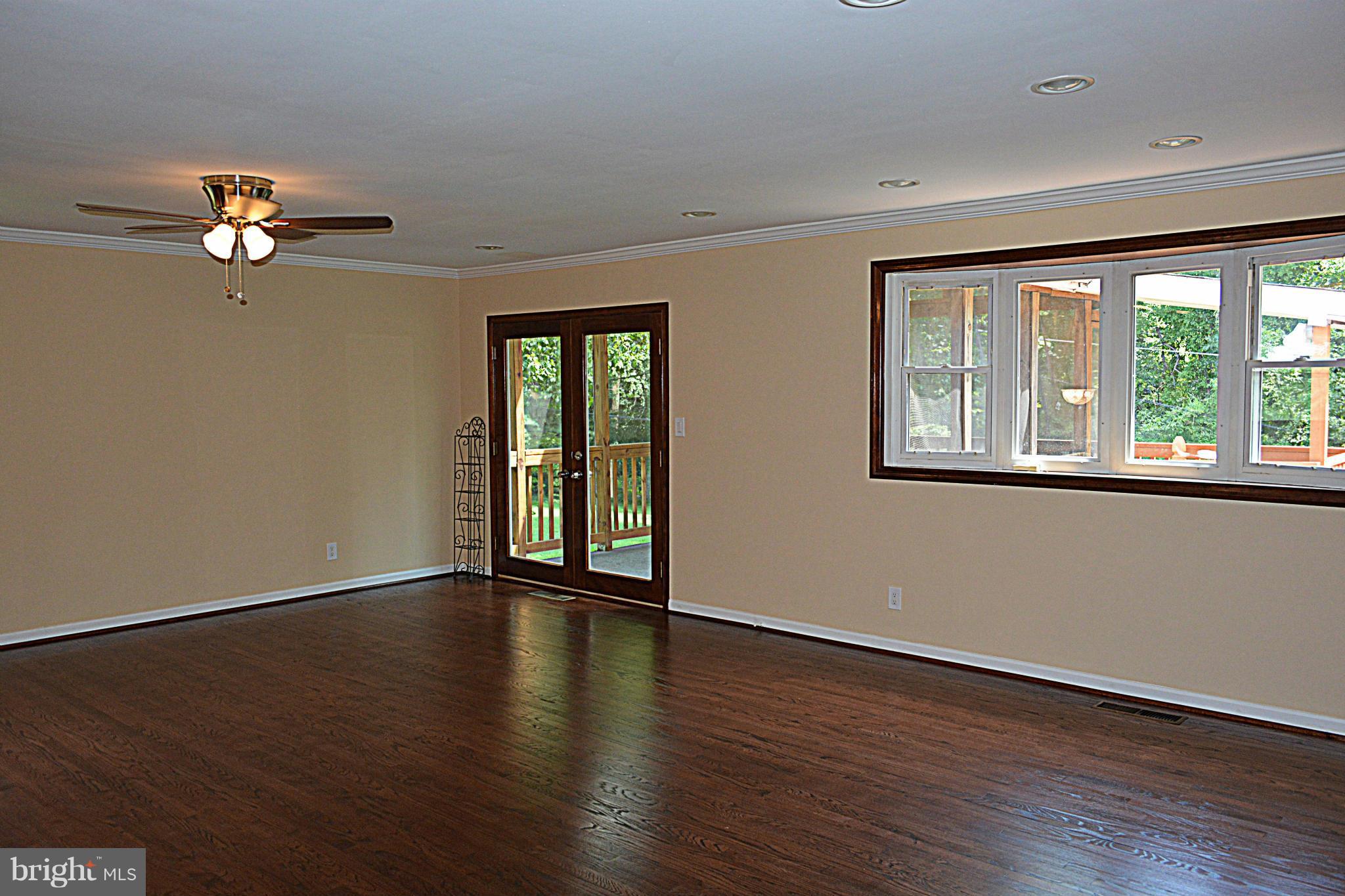 133 Chargeur Road Reisterstown, MD 21136 - Photo 7 of 25 Living Room