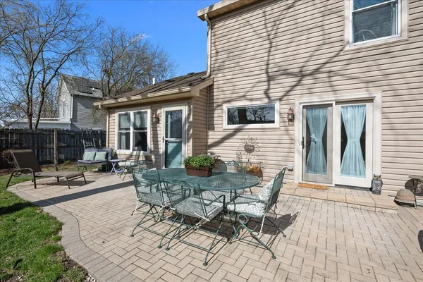$575,000 | 2138 Derby Court, Wheaton, IL 60189