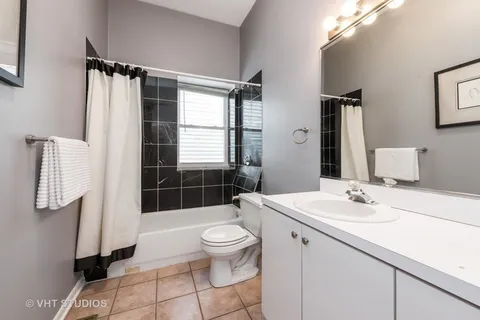 $4,000 | 1517 North Paulina Street, Unit 1F, Chicago, IL 60622