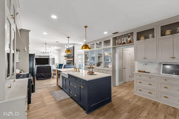 $749,900 | 200 Colonel Burt Drive, Benton, LA 71006