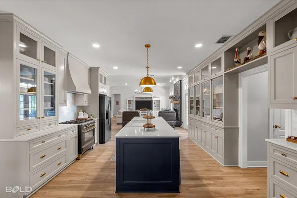 $749,900 | 200 Colonel Burt Drive, Benton, LA 71006