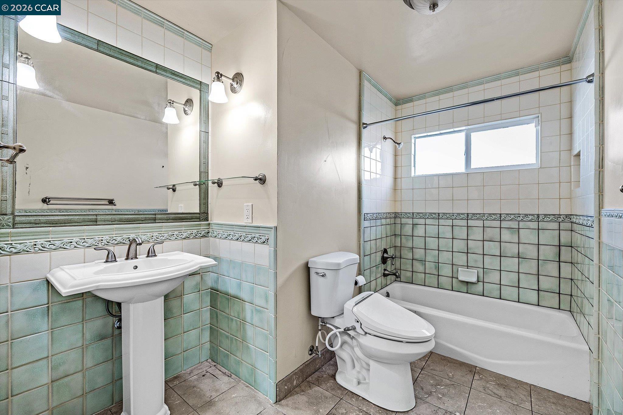 2075 Costa Court Pinole, CA 94564 - Photo 17 of 41