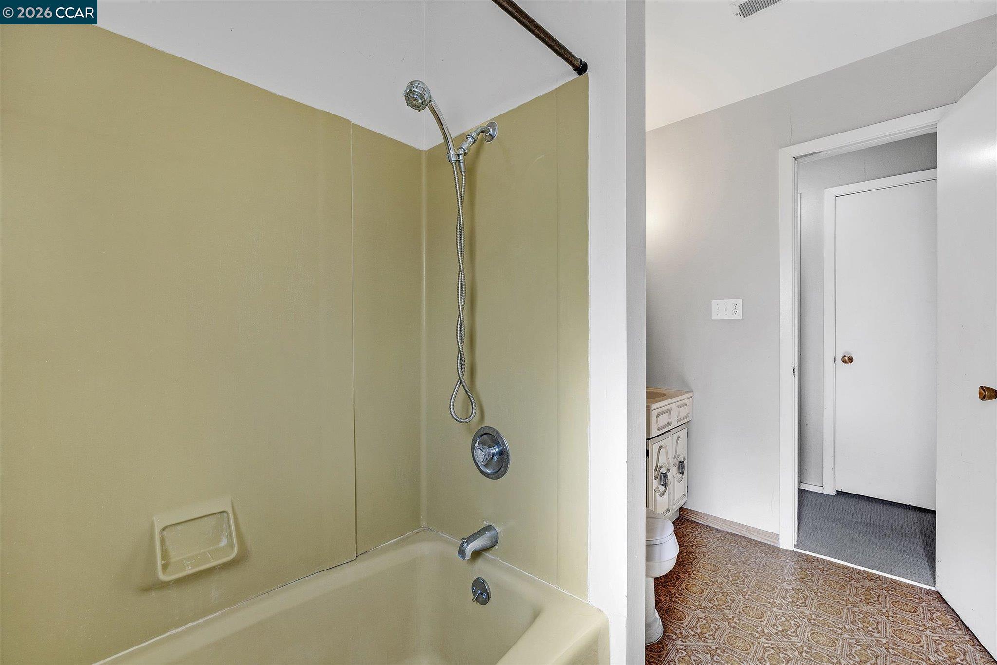 2075 Costa Court Pinole, CA 94564 - Photo 27 of 41