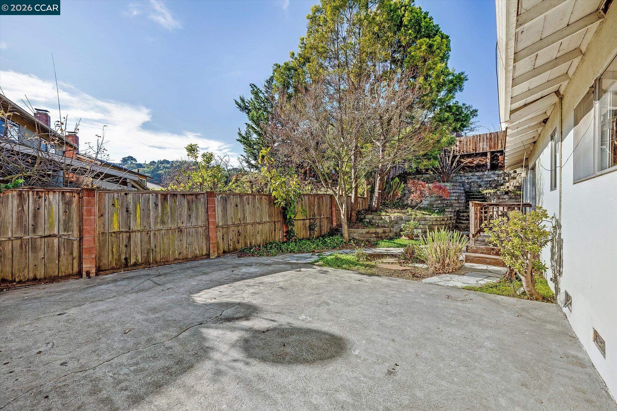 2075 Costa Court Pinole, CA 94564 - Photo 34 of 41