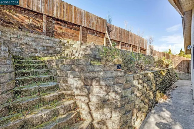 $819,900 | 2075 Costa Court, Pinole, CA 94564