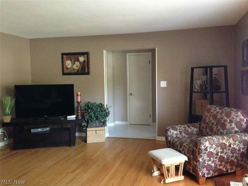 2464 Edgerton Road University Heights, OH 44118 - Photo 5 of 25
