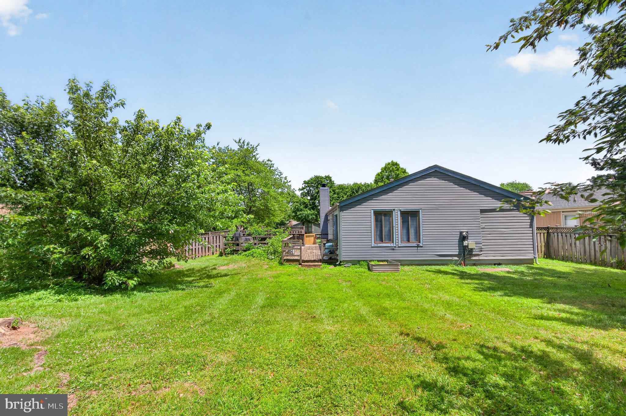 160 Magnolia Road Sterling, VA 20164 - Photo 25 of 25 Large Backyard