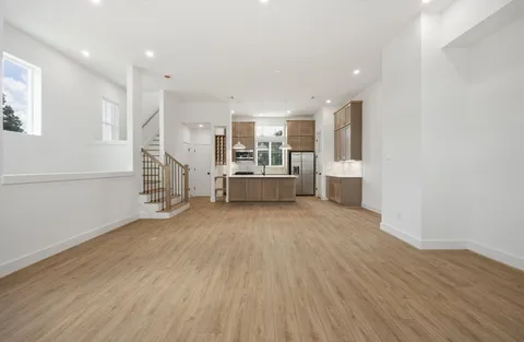 $425,000 | 2121 Hoskins Drive, Unit C, Houston, TX 77080
