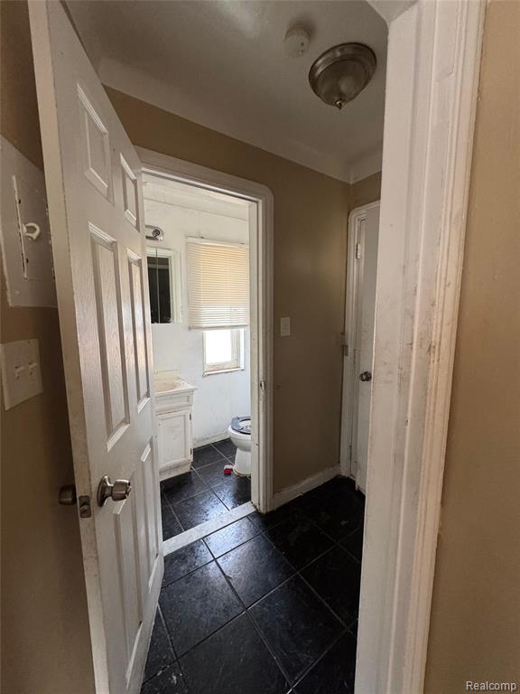 15501 Whitcomb Detroit, MI 48227 - Photo 14 of 24