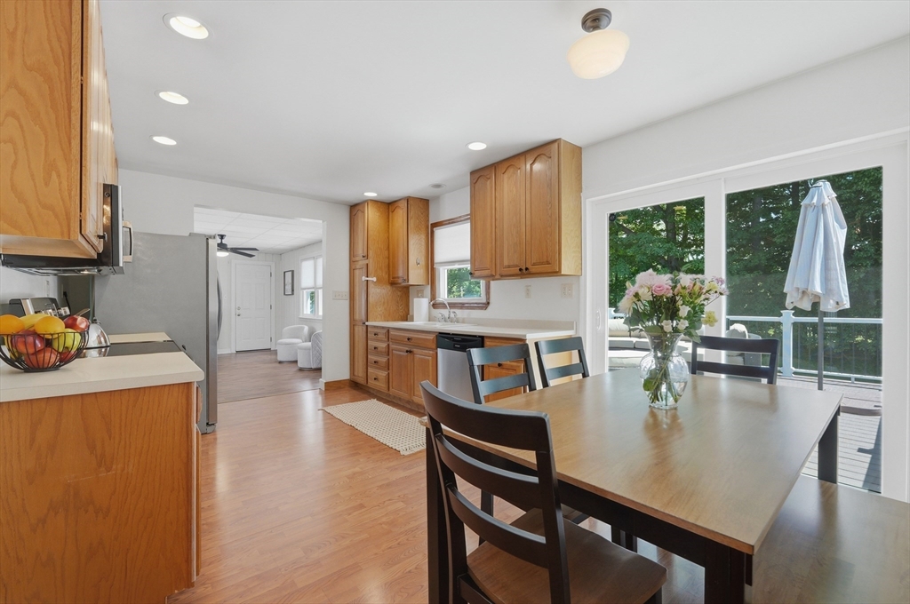479 Massasoit Road Worcester, MA 01604 - Photo 8 of 27