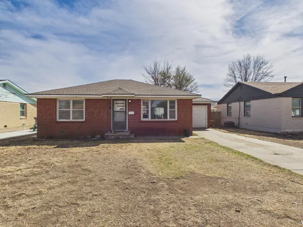 $169,000 | 813 Northeast 3rd Street, Dumas, TX 79029