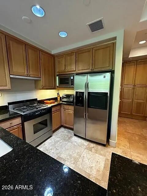 2211 East Camelback Road, Unit 102 Phoenix, AZ 85016 - Photo 5 of 16 Kitchen