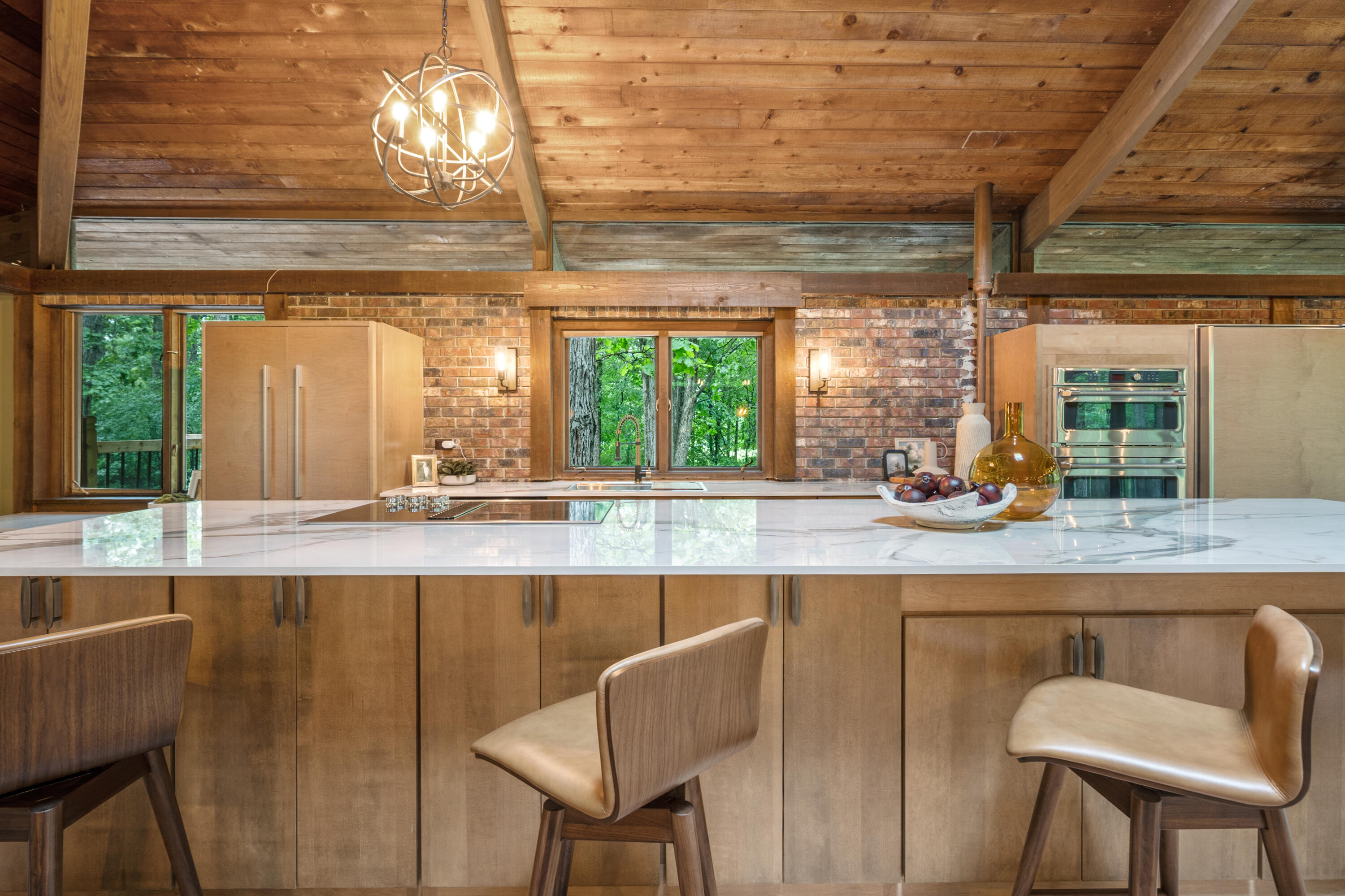 8500 North River Road River Hills, WI 53217 - Photo 11 of 105 Island Seating