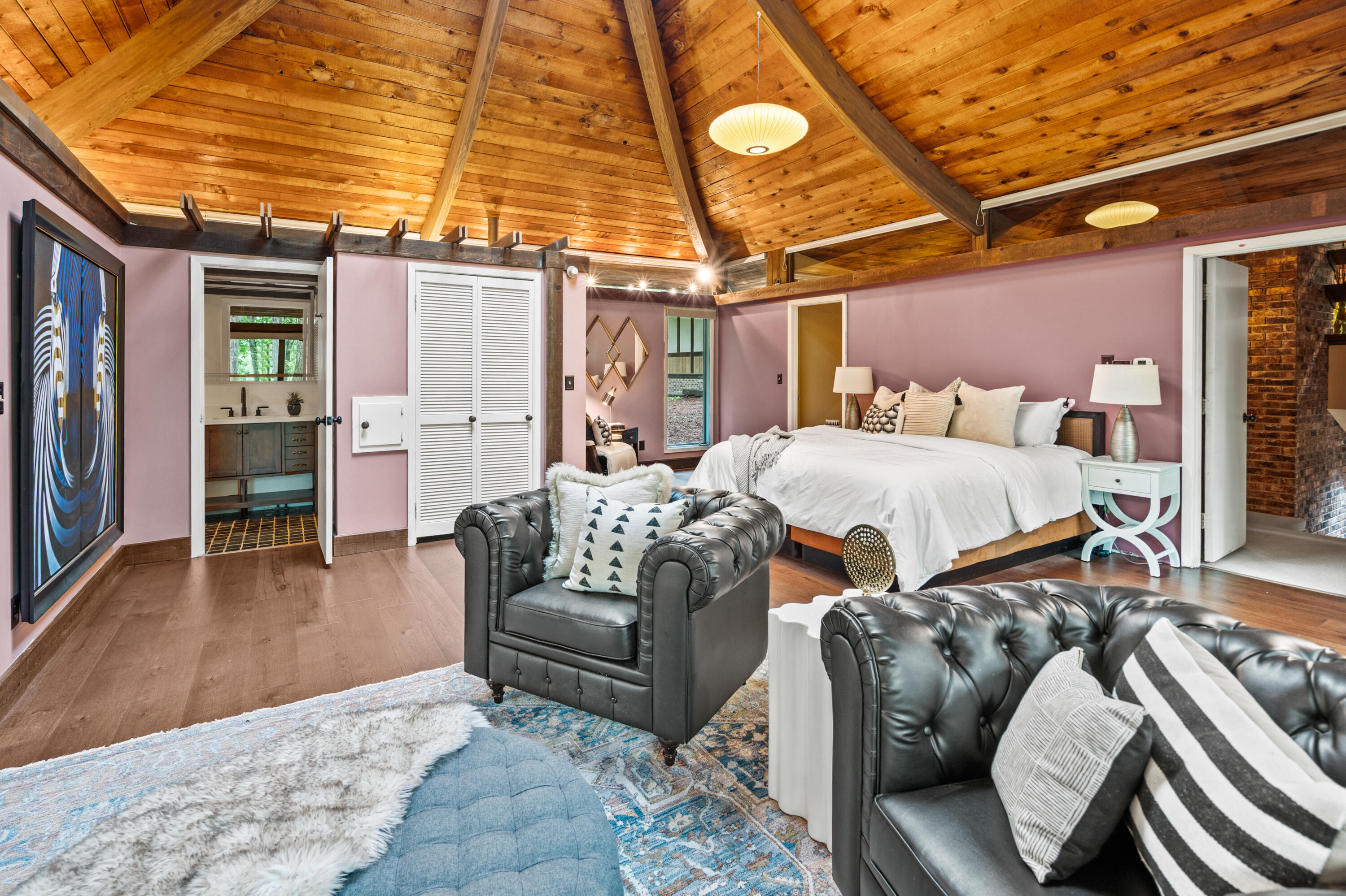 8500 North River Road River Hills, WI 53217 - Photo 32 of 105 Primary Bedroom