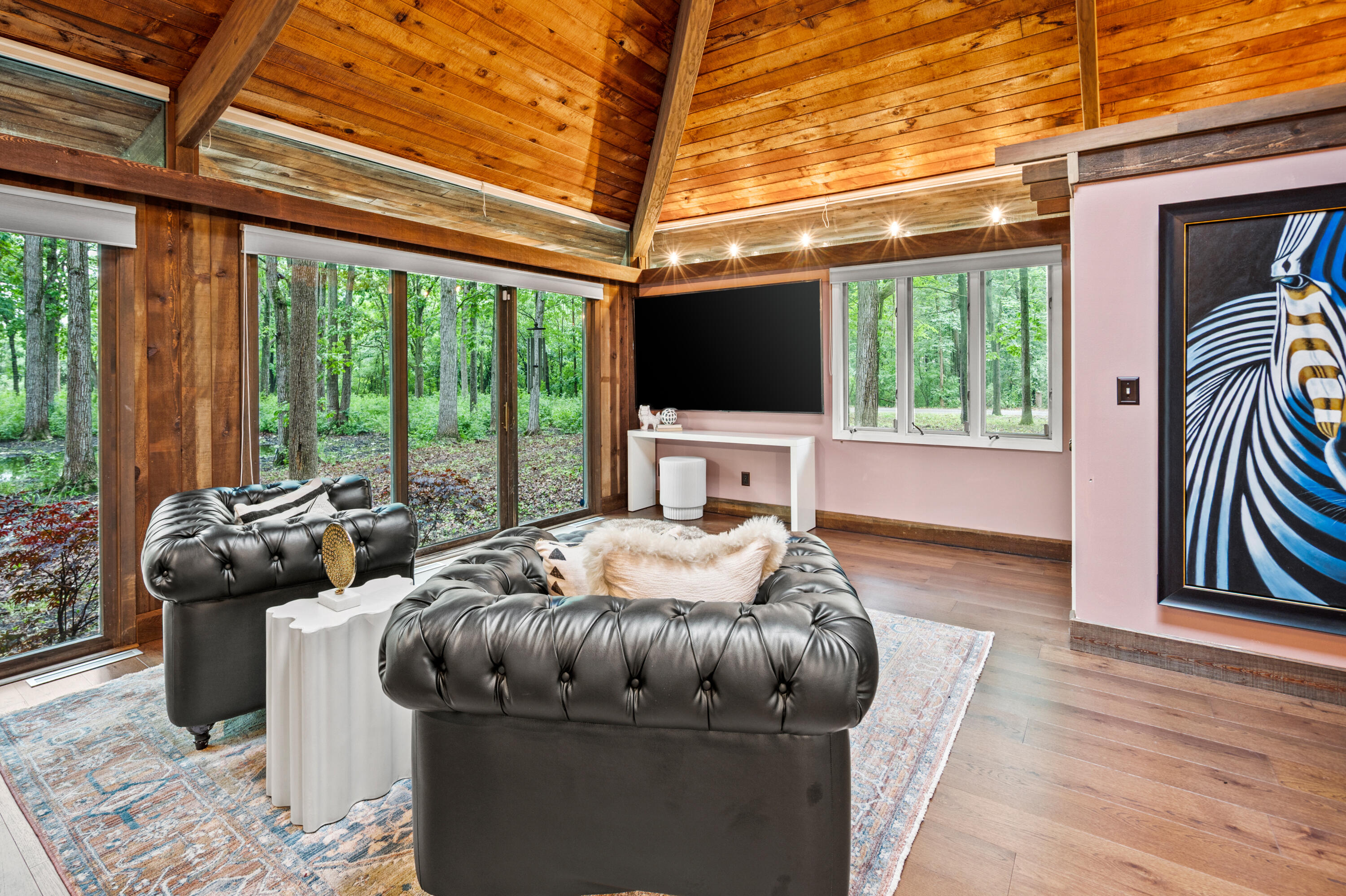 8500 North River Road River Hills, WI 53217 - Photo 33 of 105 Primary Bedroom