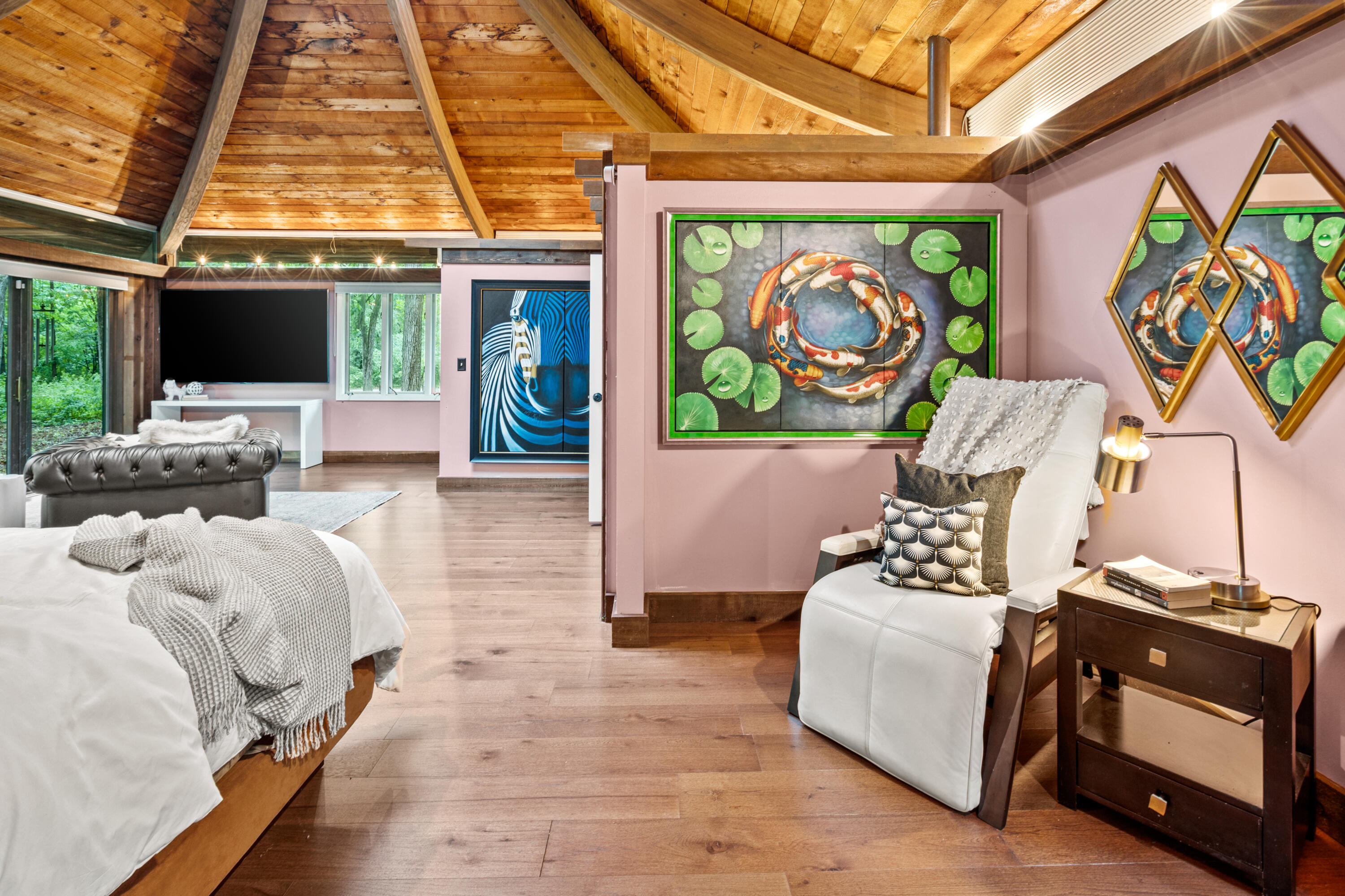 8500 North River Road River Hills, WI 53217 - Photo 34 of 105 Primary Bedroom