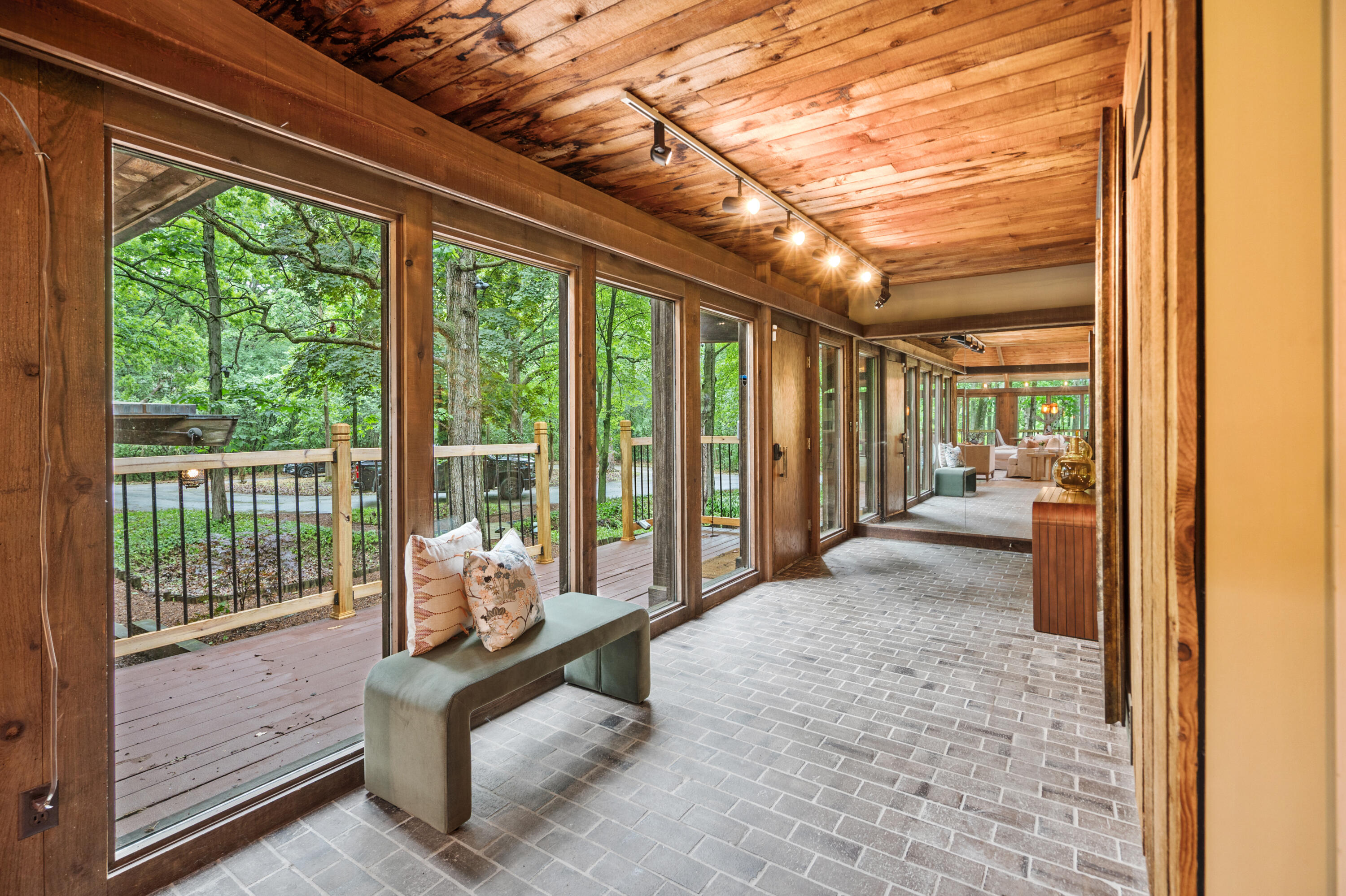 8500 North River Road River Hills, WI 53217 - Photo 3 of 105 Foyer