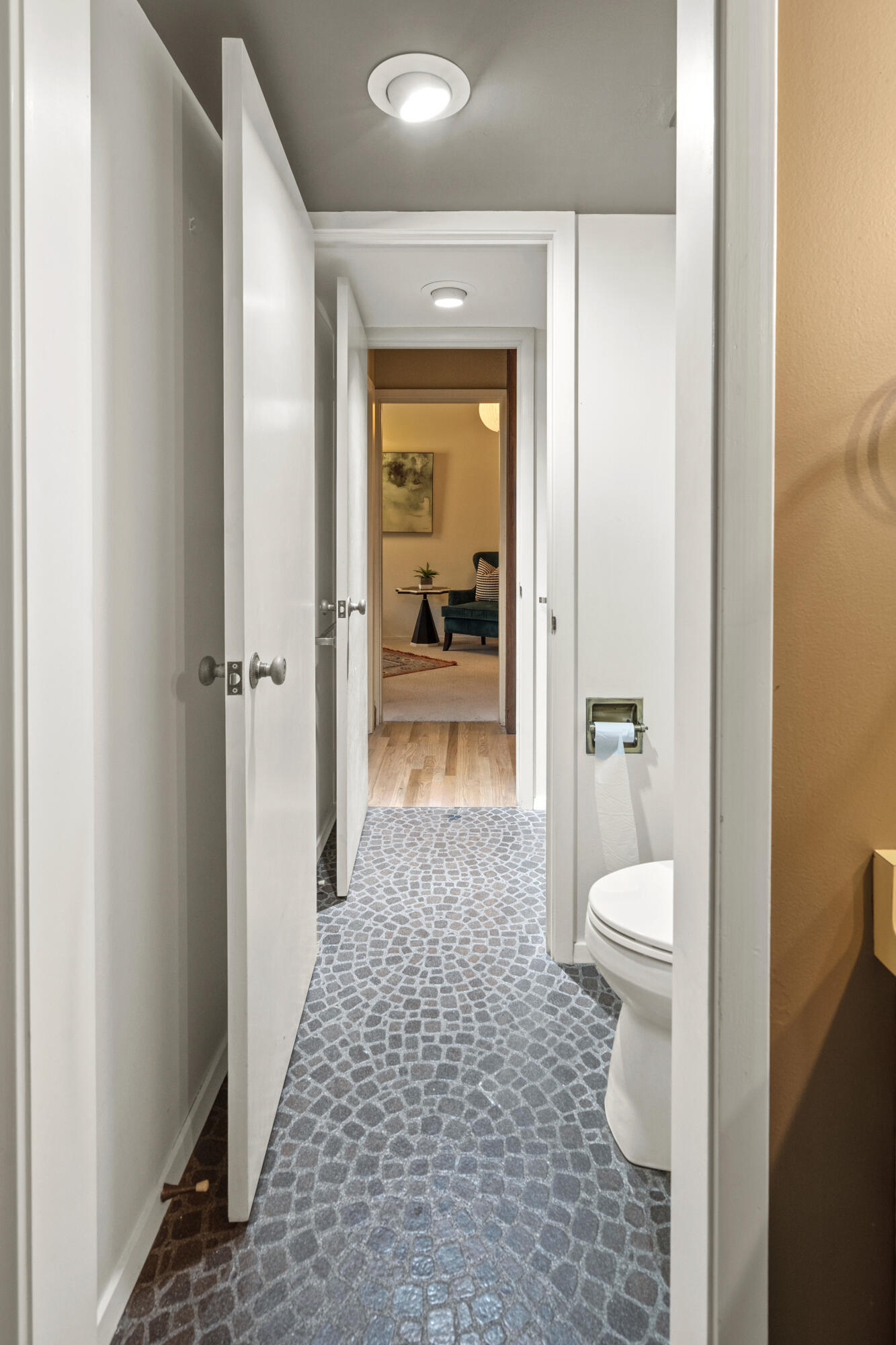 8500 North River Road River Hills, WI 53217 - Photo 72 of 105 First floor bathroom