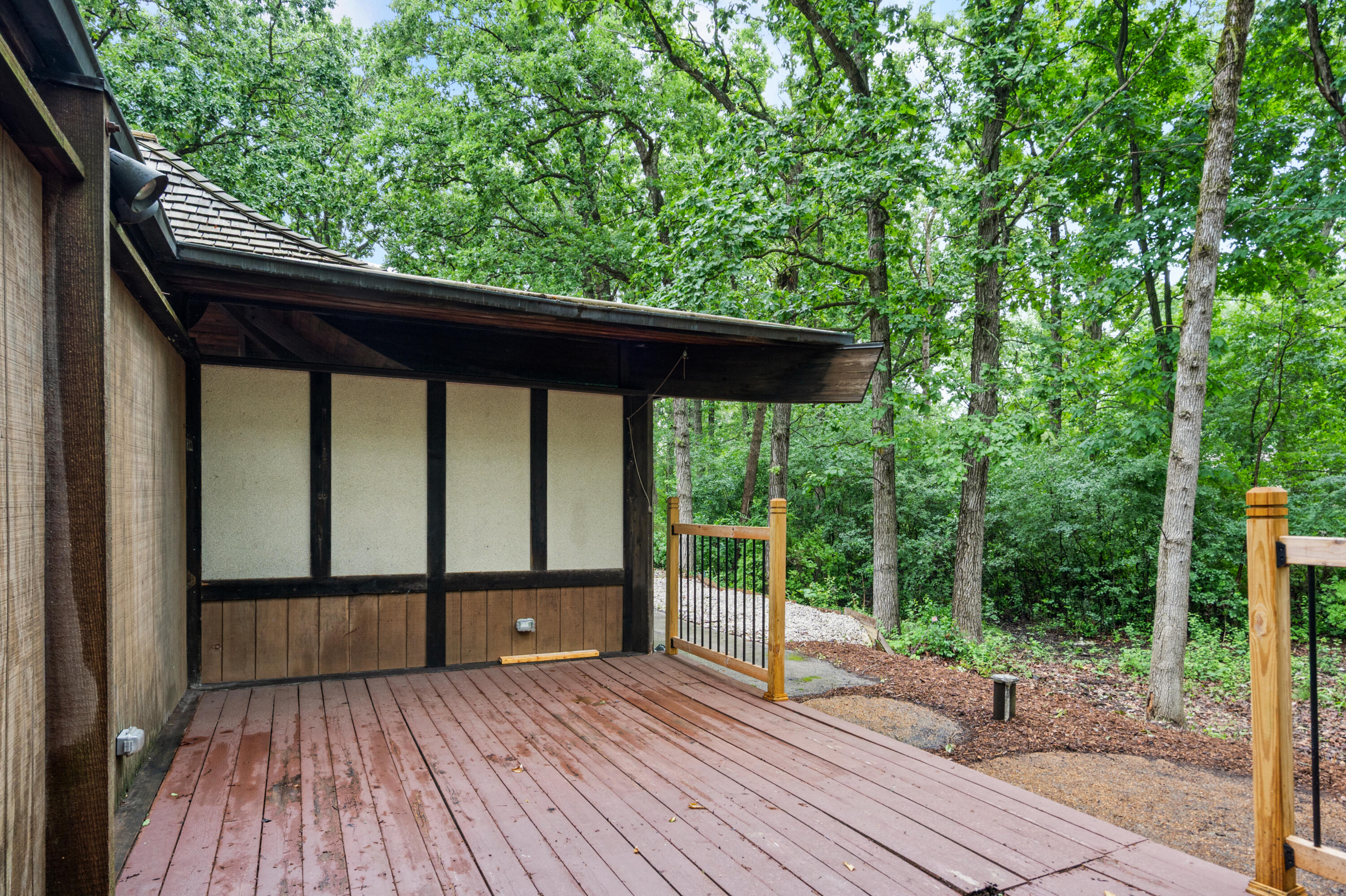 8500 North River Road River Hills, WI 53217 - Photo 85 of 105 Back patio