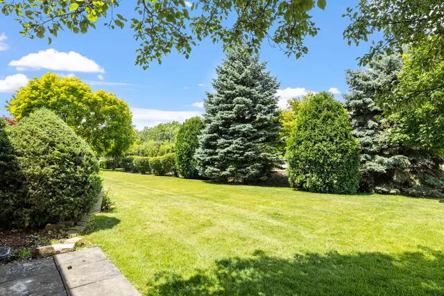 $285,000 | 7 Cour Versaille, Palos Hills, IL 60465