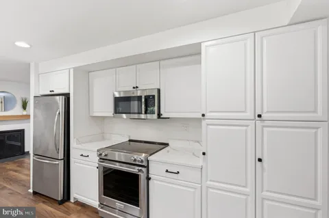 $819,000 | 15004 DuFief Drive, Gaithersburg, MD 20878