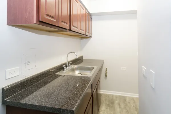 $1,195 | 1040 West Hollywood Avenue, Unit 311, Chicago, IL 60660