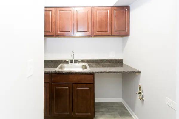 $1,195 | 1040 West Hollywood Avenue, Unit 311, Chicago, IL 60660