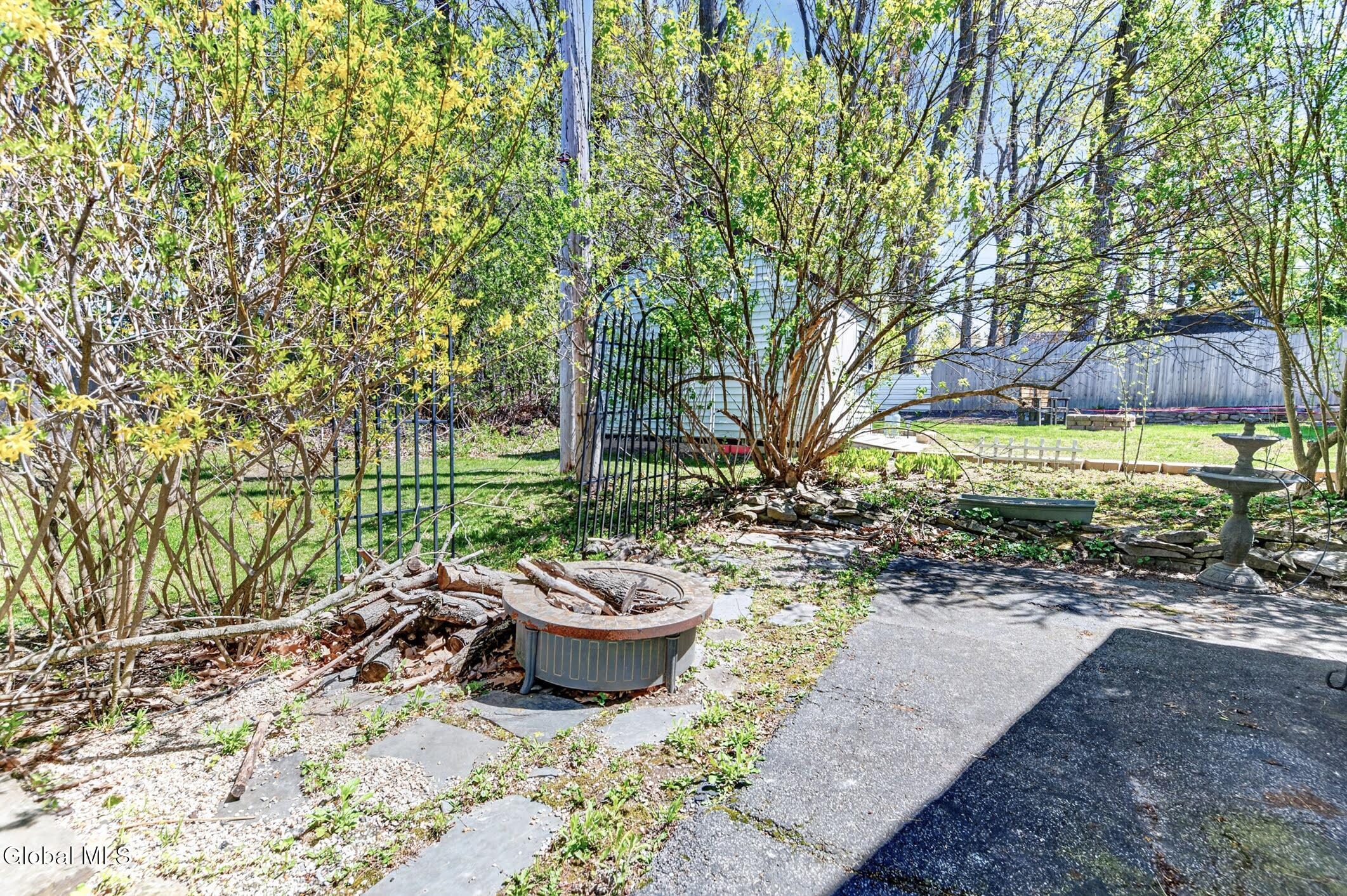 1817 Nott Street Schenectady, NY 12309 - Photo 35 of 37 44- 1817 Nott St