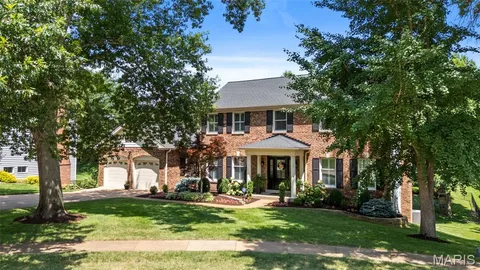 $950,000 | 608 Westledge Court, Des Peres, MO 63131