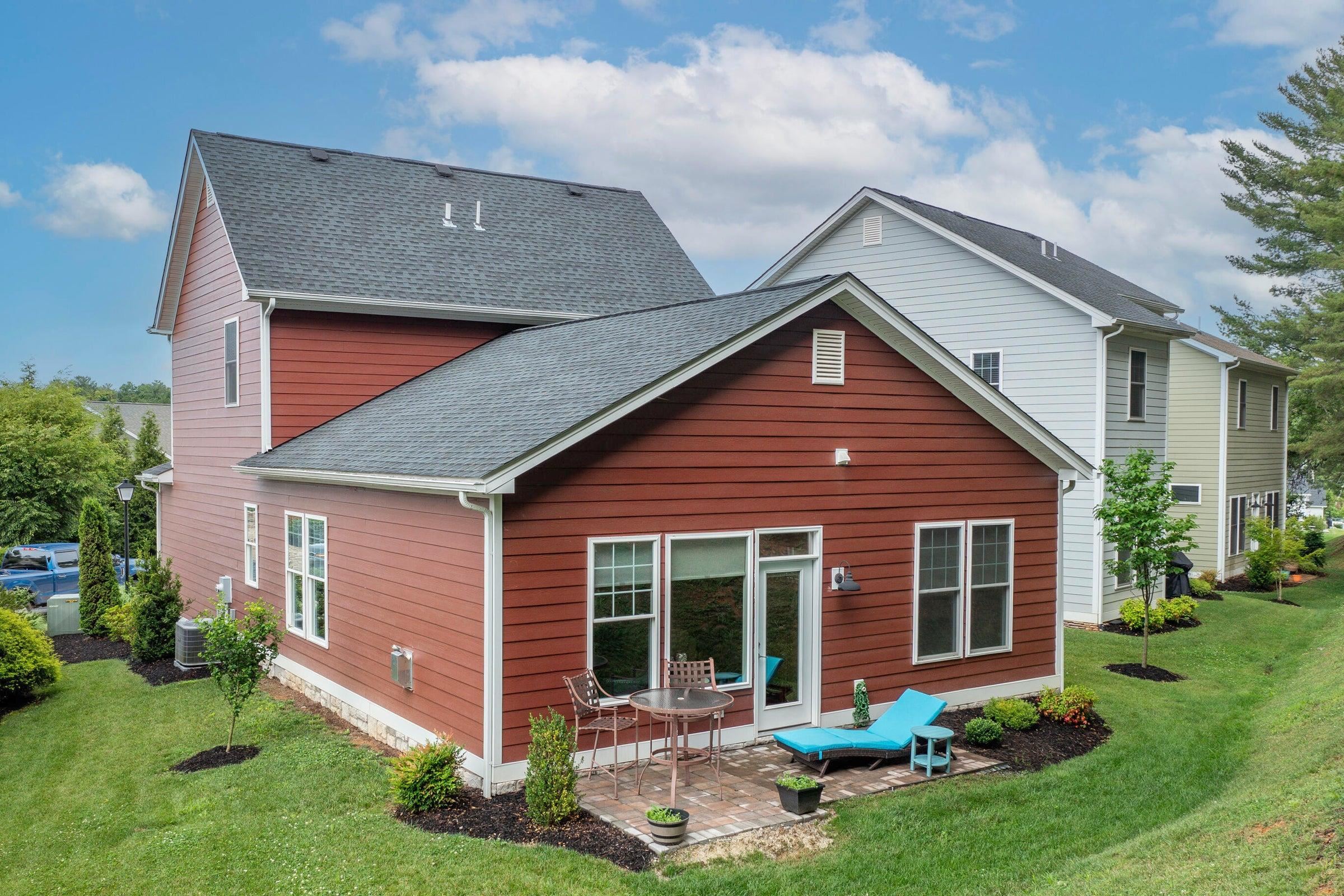 41 Chamberlain Loop Lexington, VA 24450 - Photo 4 of 41 a front view of a house with garden