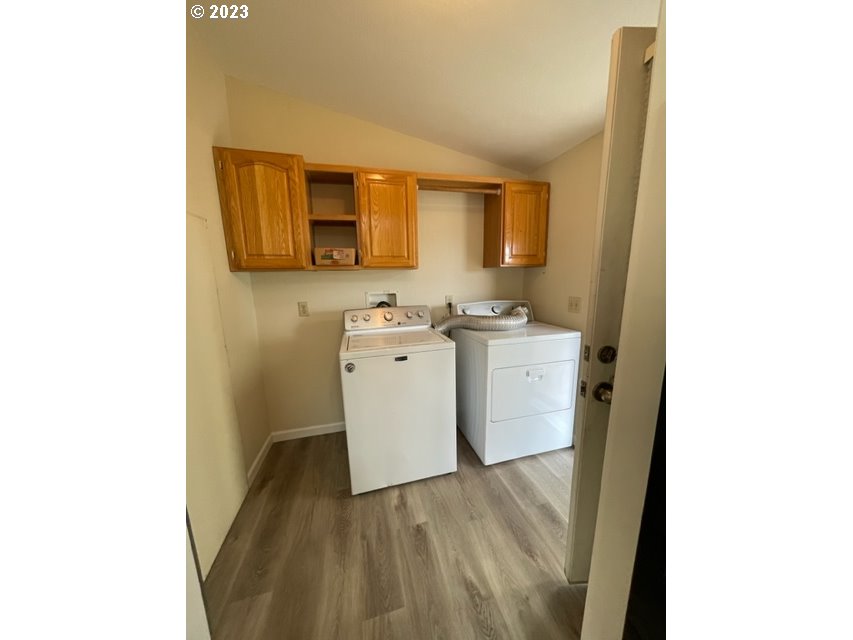 3355 North Delta Road Eugene, OR 97408 - Photo 15 of 15 a utility room with dryer and washer