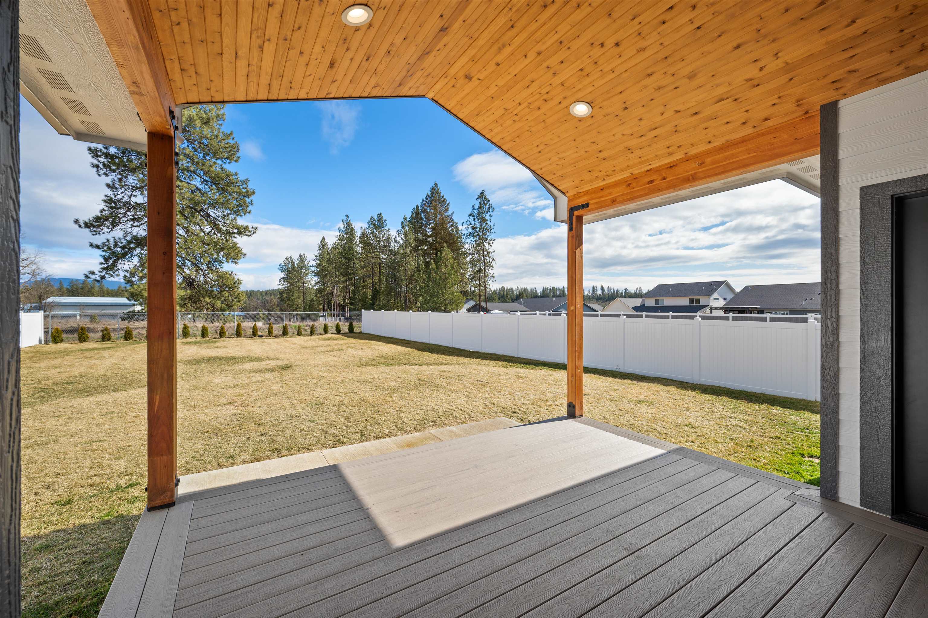 25704 North Ranchette Road Chattaroy, WA 99003 - Photo 16 of 35