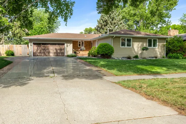 $485,000 | 3308 Elm Street North, Fargo, ND 58102