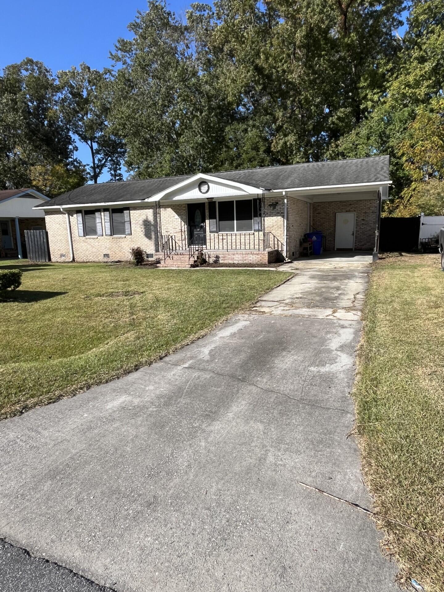 721 Hoss Road Charleston, SC 29414 - Photo 2 of 11 721 Hoss Rd Front