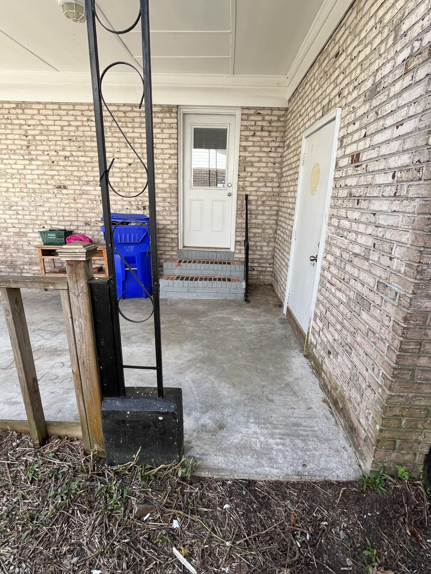 721 Hoss Road Charleston, SC 29414 - Photo 3 of 11 721 Hoss Rd Carport Back Door