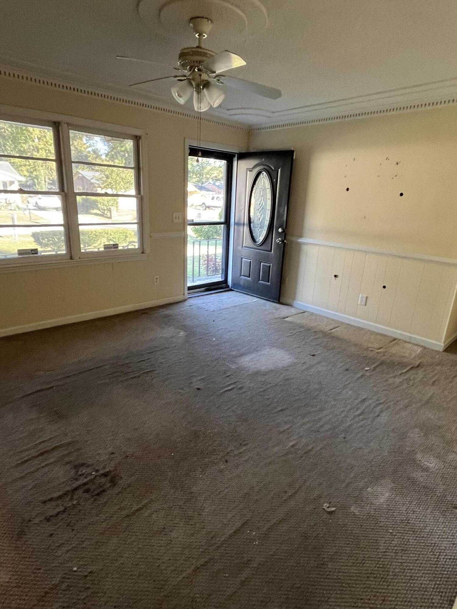 721 Hoss Road Charleston, SC 29414 - Photo 7 of 11 721 Hoss Rd Living Room